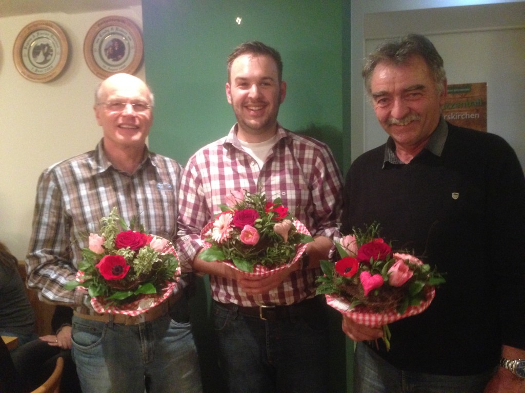 Bei der Flower Ceremony: Schützenkönig Tobias Gerauer (Mitte), Wurstkönig Erich Salfer (links) und Breznkönig Franz Langlechner (rechts)